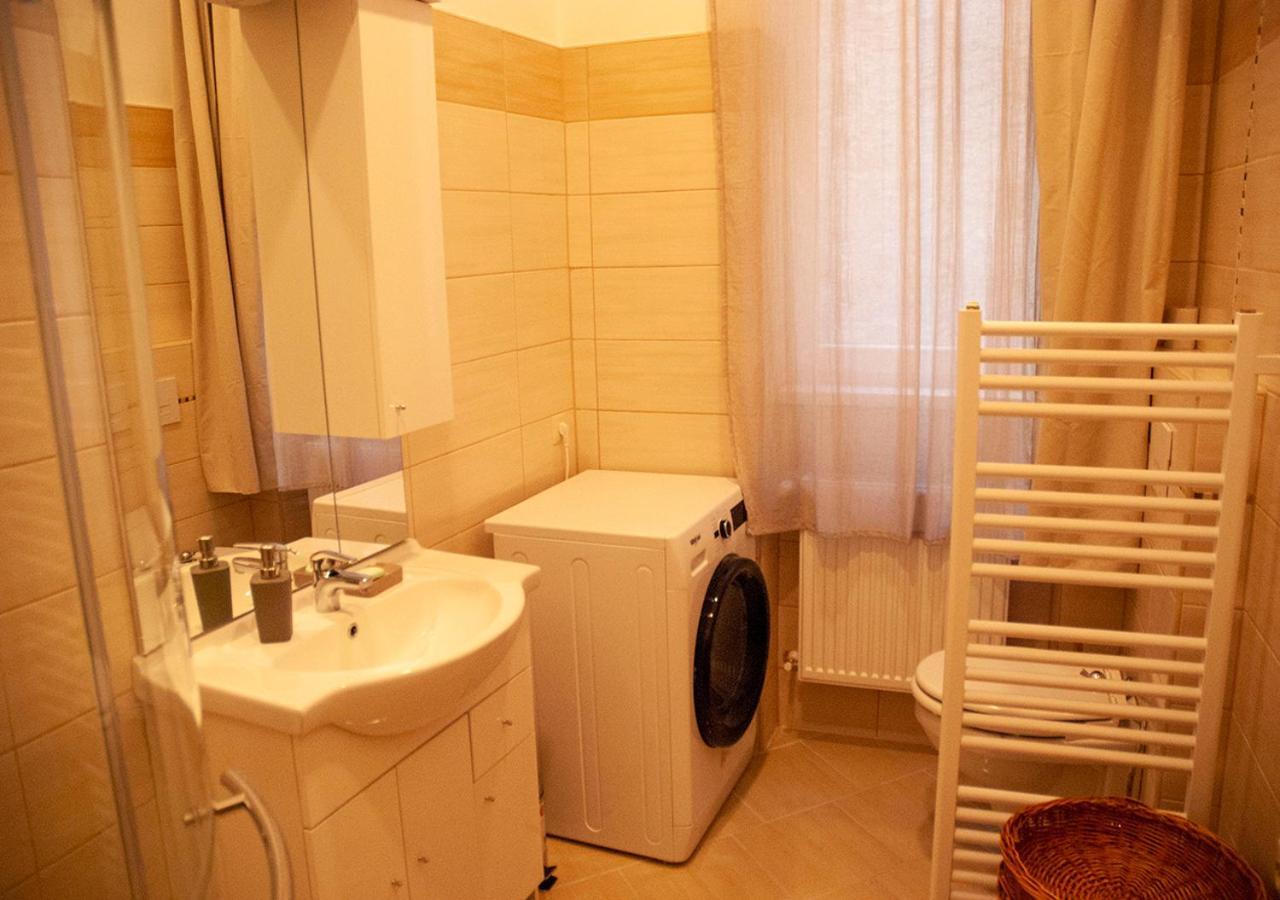 Western Apartman Budapest Eksteriør billede